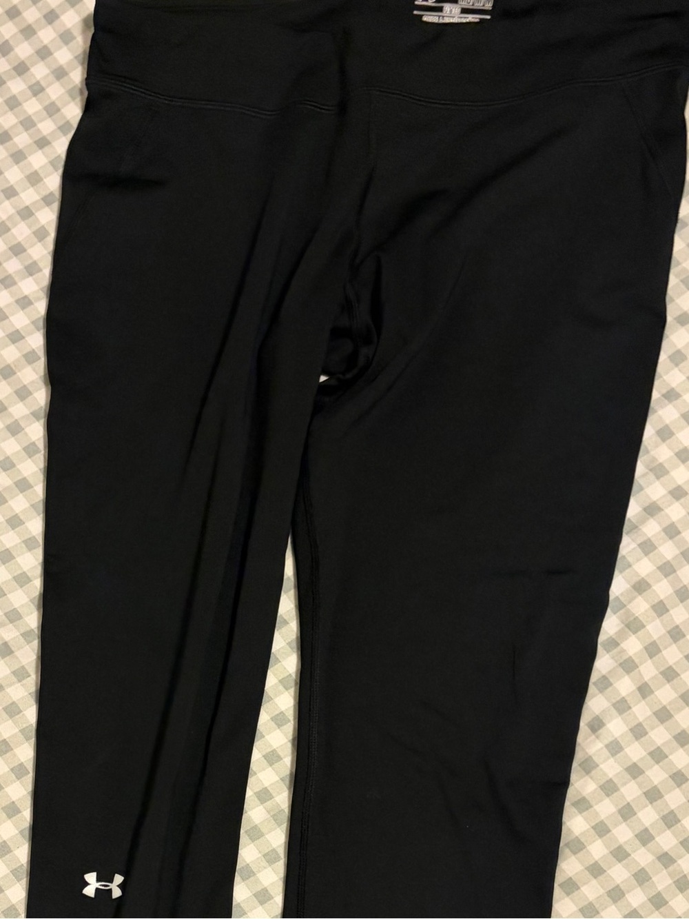 NWOT Under Armour Cold Gear Black Womens' Performance Leggings Medium Like new